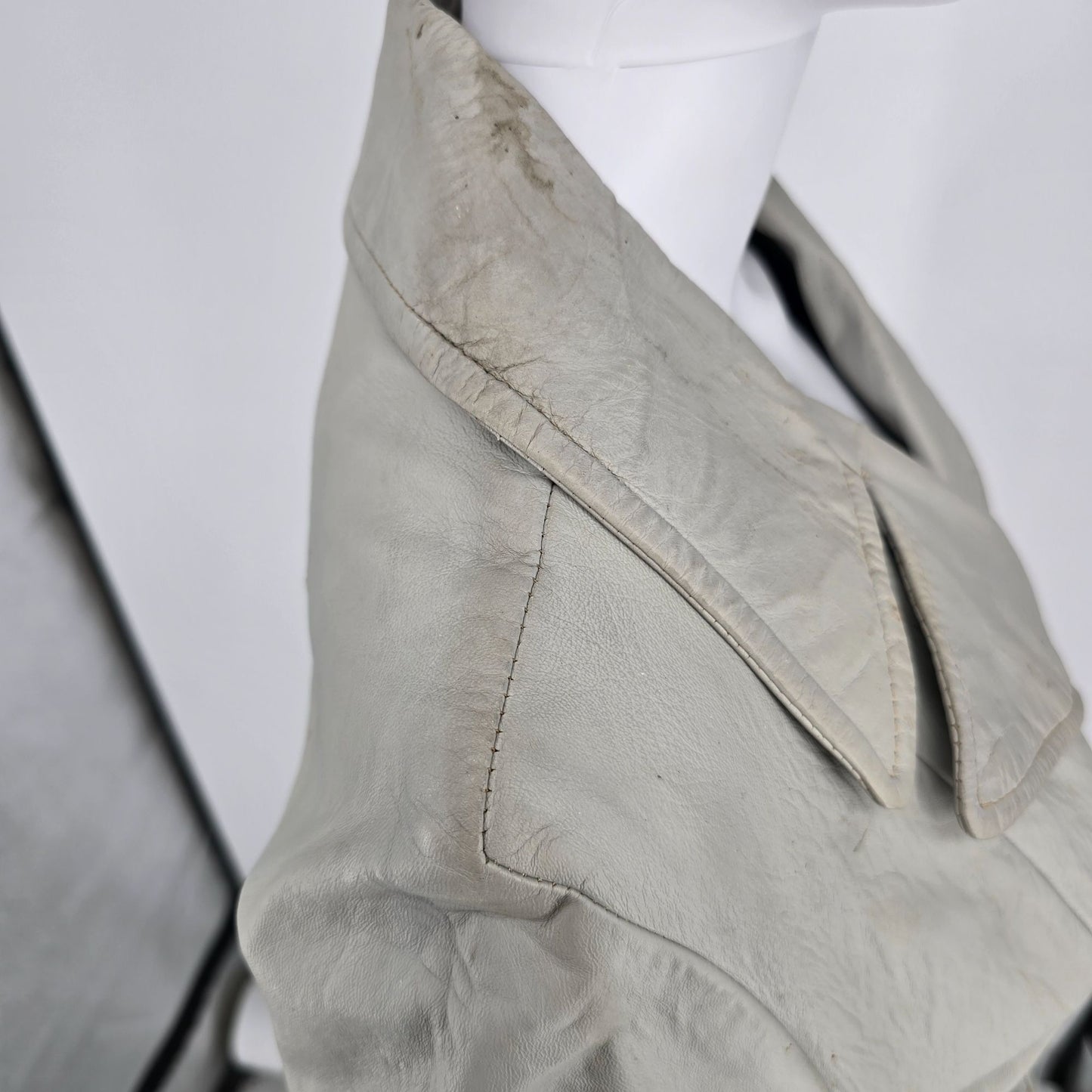 Distressed Vintage 1970s Women's Light Gray Double Breasted Belted Car Coat (S)