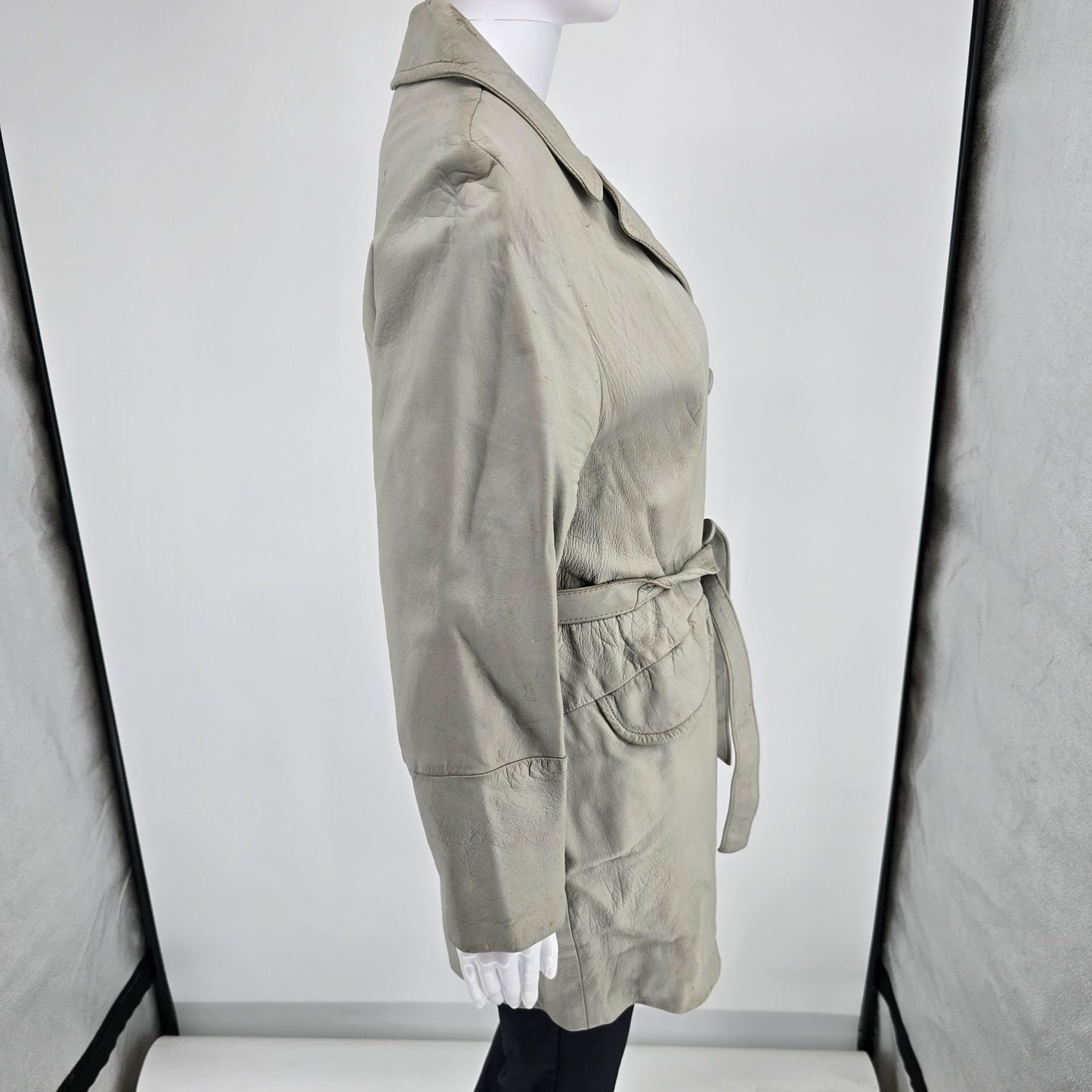 Distressed Vintage 1970s Women's Light Gray Double Breasted Belted Car Coat (S)