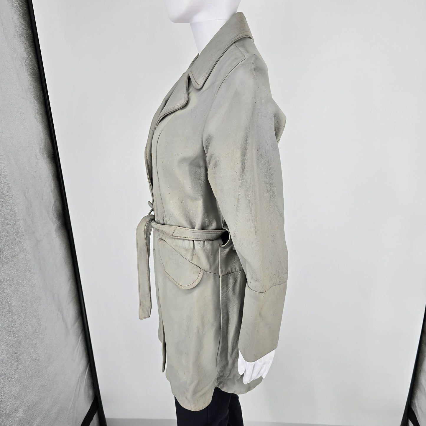 Distressed Vintage 1970s Women's Light Gray Double Breasted Belted Car Coat (S)