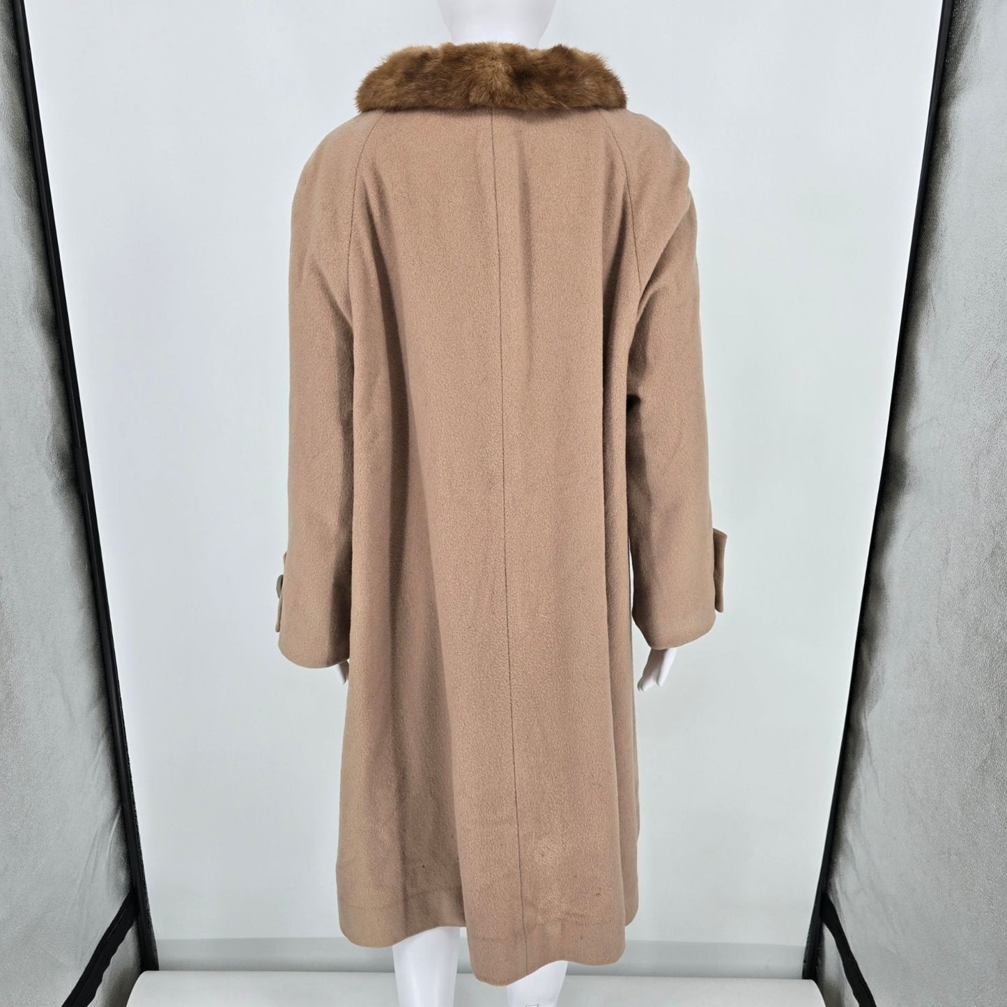Vintage 1960s Aldenaire Women's Union Made Light Brown Faux Fur Collar Coat (XL)
