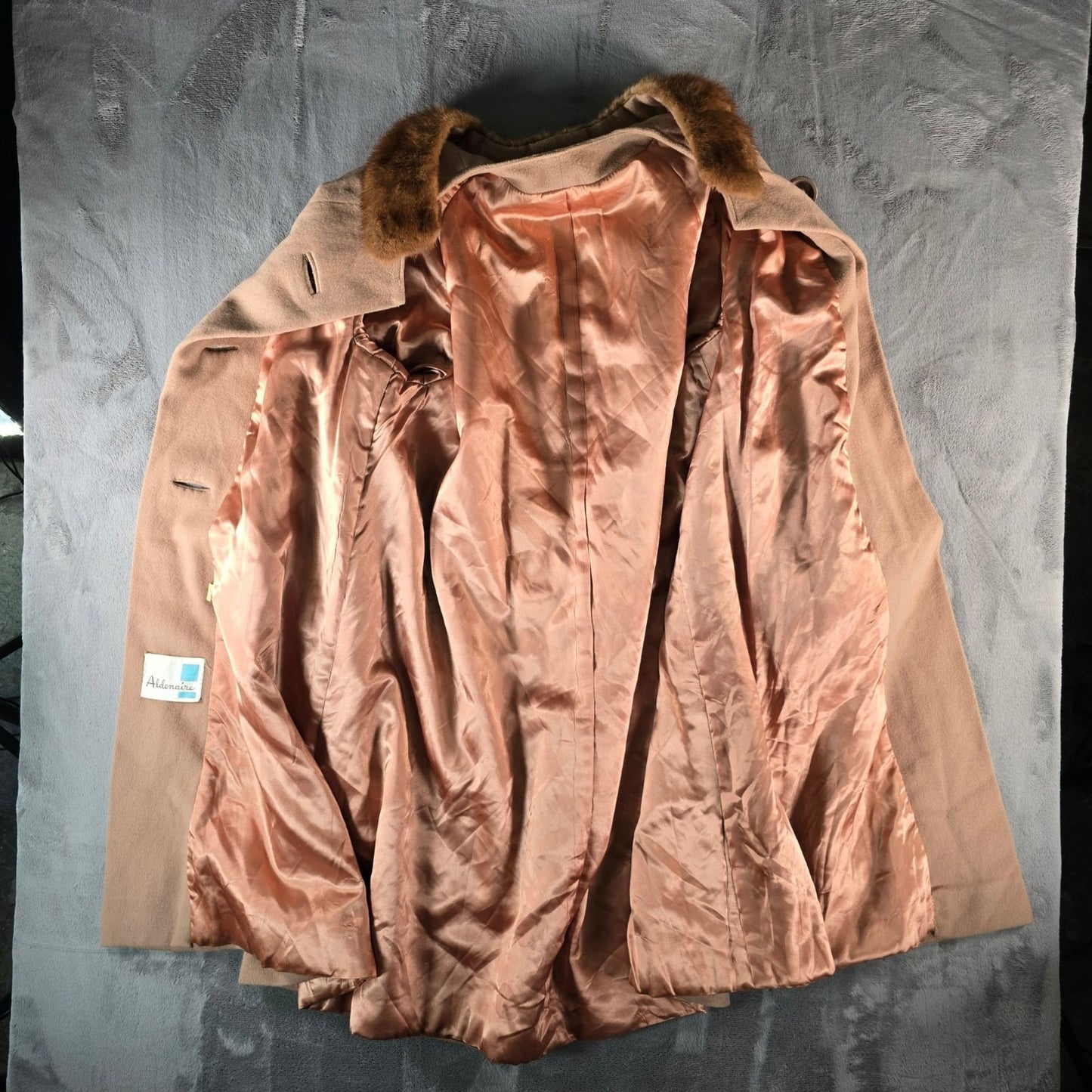 Vintage 1960s Aldenaire Women's Union Made Light Brown Faux Fur Collar Coat (XL)