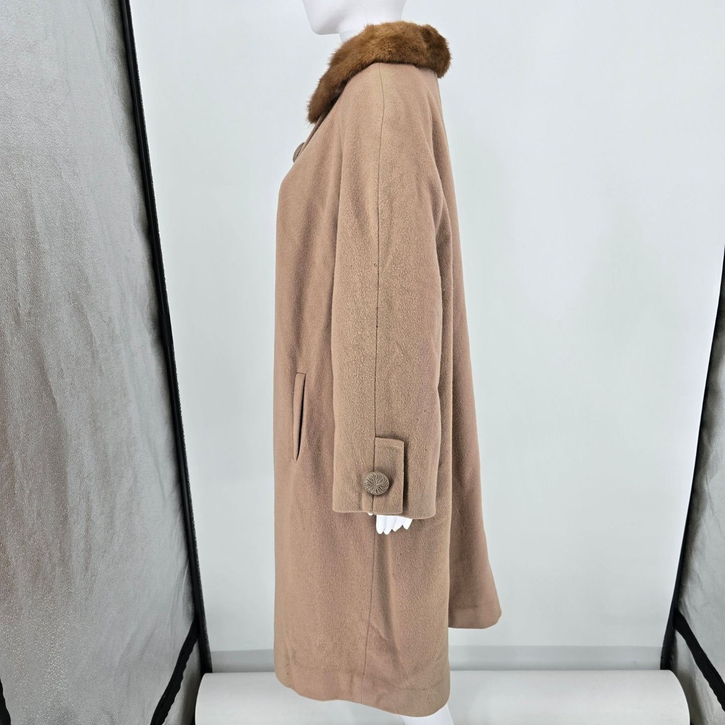 Vintage 1960s Aldenaire Women's Union Made Light Brown Faux Fur Collar Coat (XL)