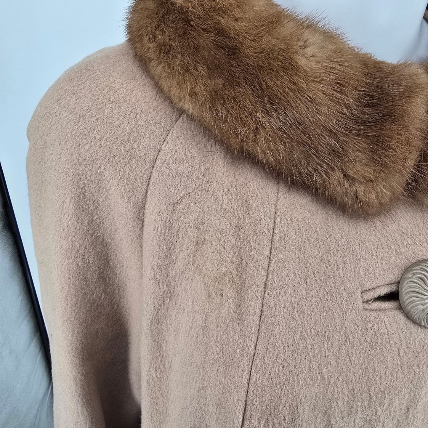 Vintage 1960s Aldenaire Women's Union Made Light Brown Faux Fur Collar Coat (XL)