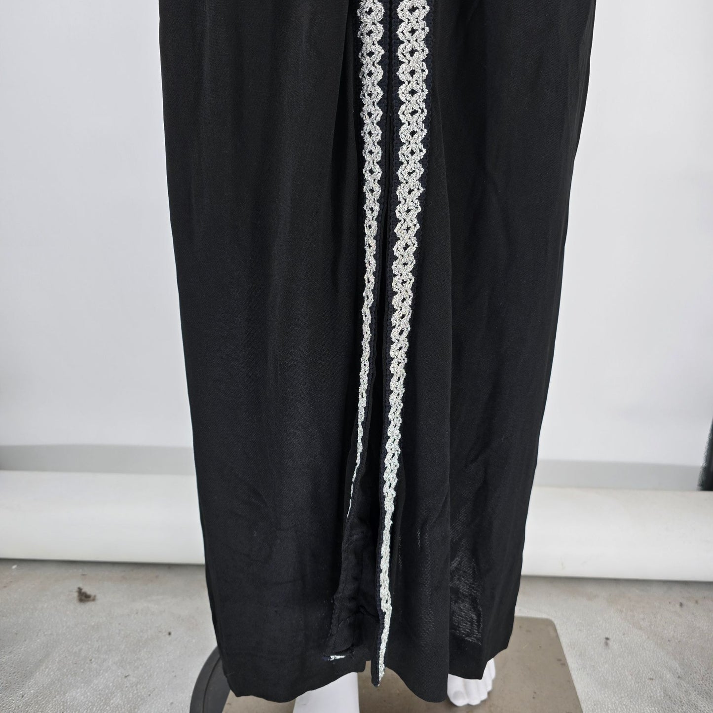 Vintage Early 1970s Black Keyhole Neck Sleeveless Column Maxi Dress (Size 4/S)