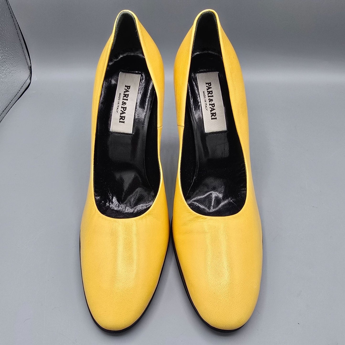 Vintage Y2K Deadstock Pari & Pari Lemon-Yellow Capretto Square-Toe Pumps (7B)