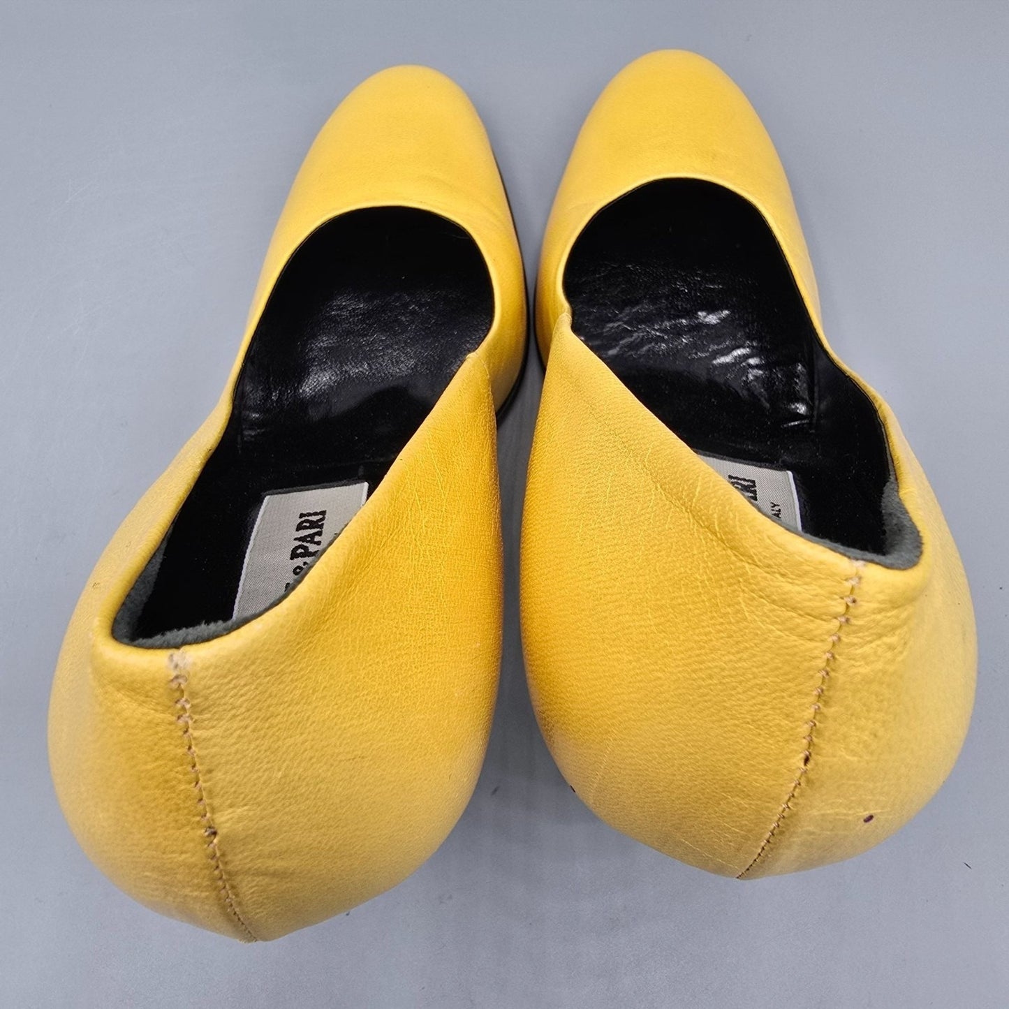 Vintage Y2K Deadstock Pari & Pari Lemon-Yellow Capretto Square-Toe Pumps (7B)