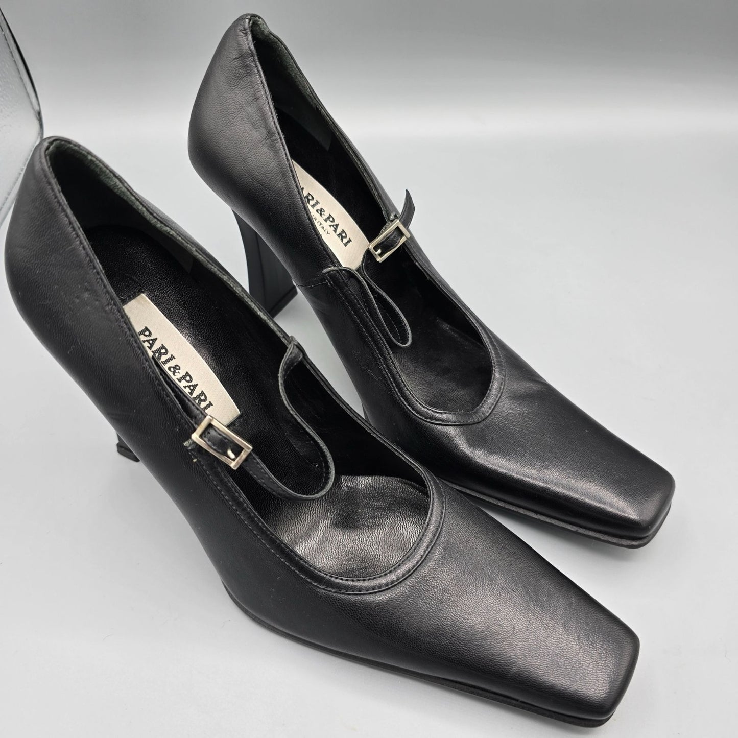 Vintage Late 1990s Deadstock Pari & Pari Black Nappa Leather Mary-Jane Pumps -7B