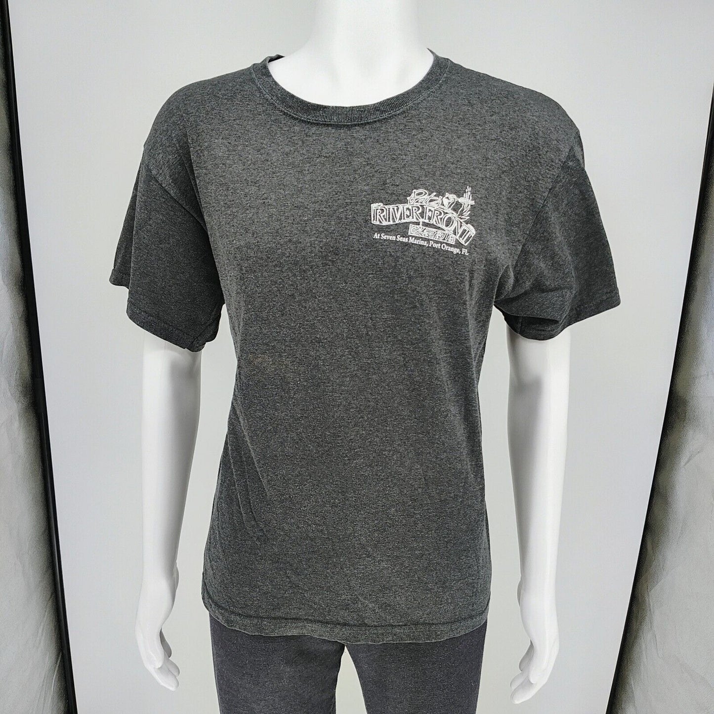Pat's Riverfront Cafe At Seven Seas Marina, Port Orange, FL Graphic T-Shirt (L)
