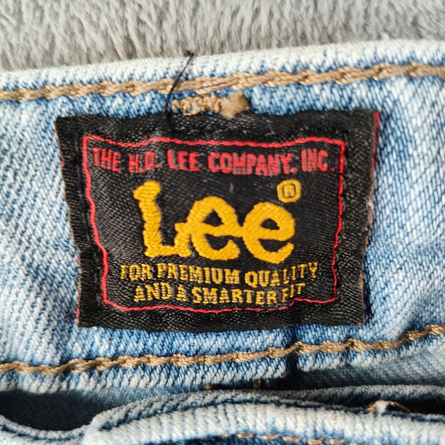 Lee Women's Midrise Straight Leg Jean DIY Cut Off Denim Shorts (Size 8) *Flaws