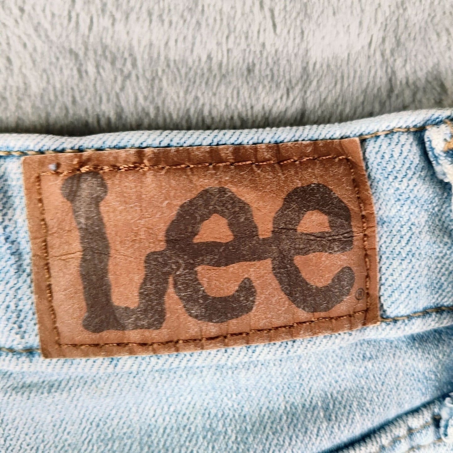 Lee Women's Midrise Straight Leg Jean DIY Cut Off Denim Shorts (Size 8) *Flaws