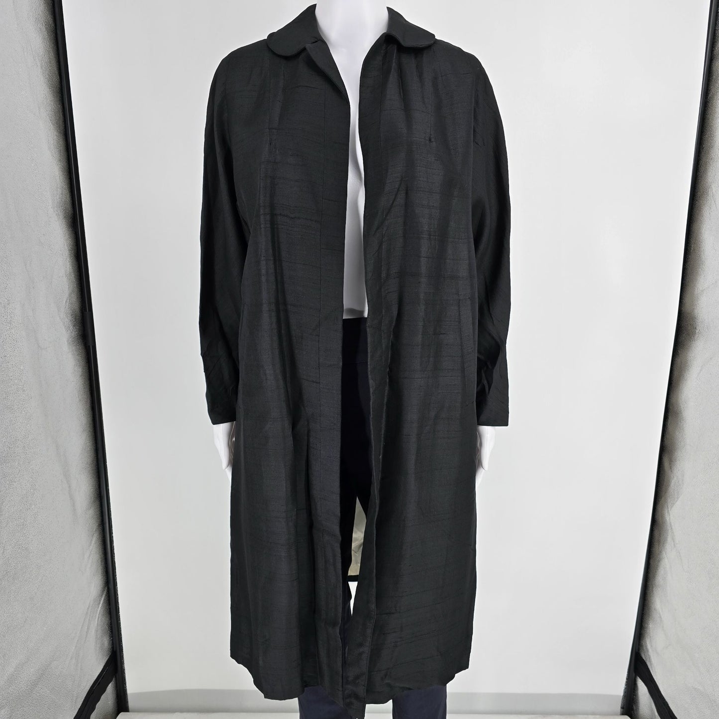 Vintage 1950s Wm. B. Schleisner PA Women's Black Silk Evening/Duster Coat (M/L)