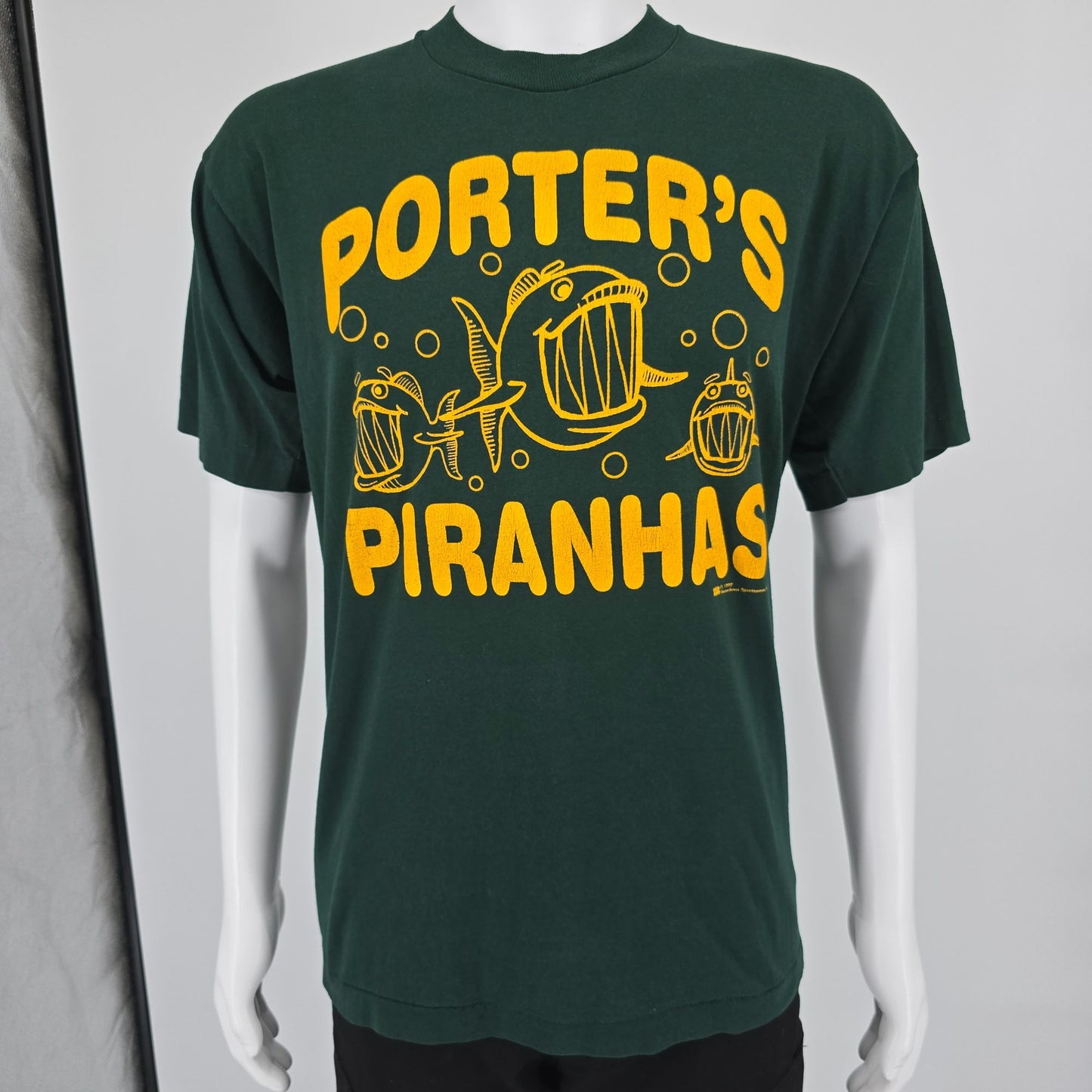 Vintage 1990s Fruit of the Loom Best Porter's Piranhas Green T-Shirt (L)