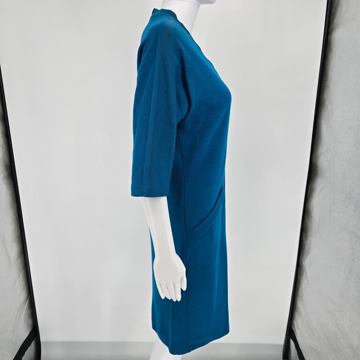 Vintage 1960s R & K Knits Teal Blue V-Neck Mod Shift Knit Sweater Dress (S)