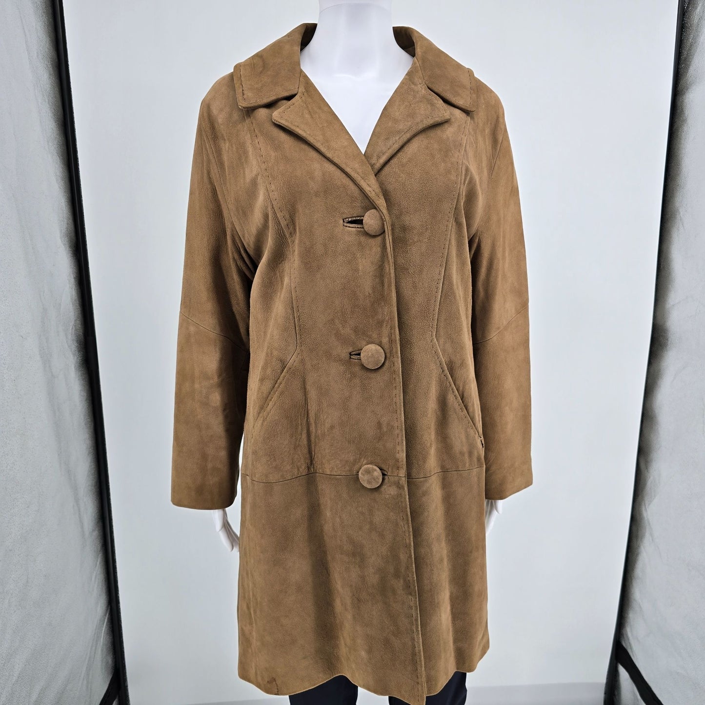 Vintage 1960s Unbranded Women's ILGWU Union Made Camel Suede Mod Car Coat (S/M)