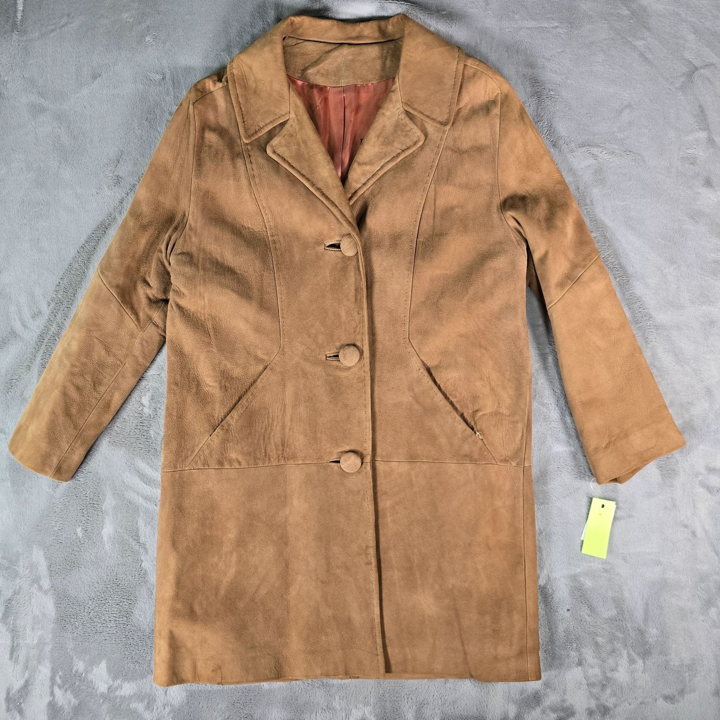 Vintage 1960s Unbranded Women's ILGWU Union Made Camel Suede Mod Car Coat (S/M)