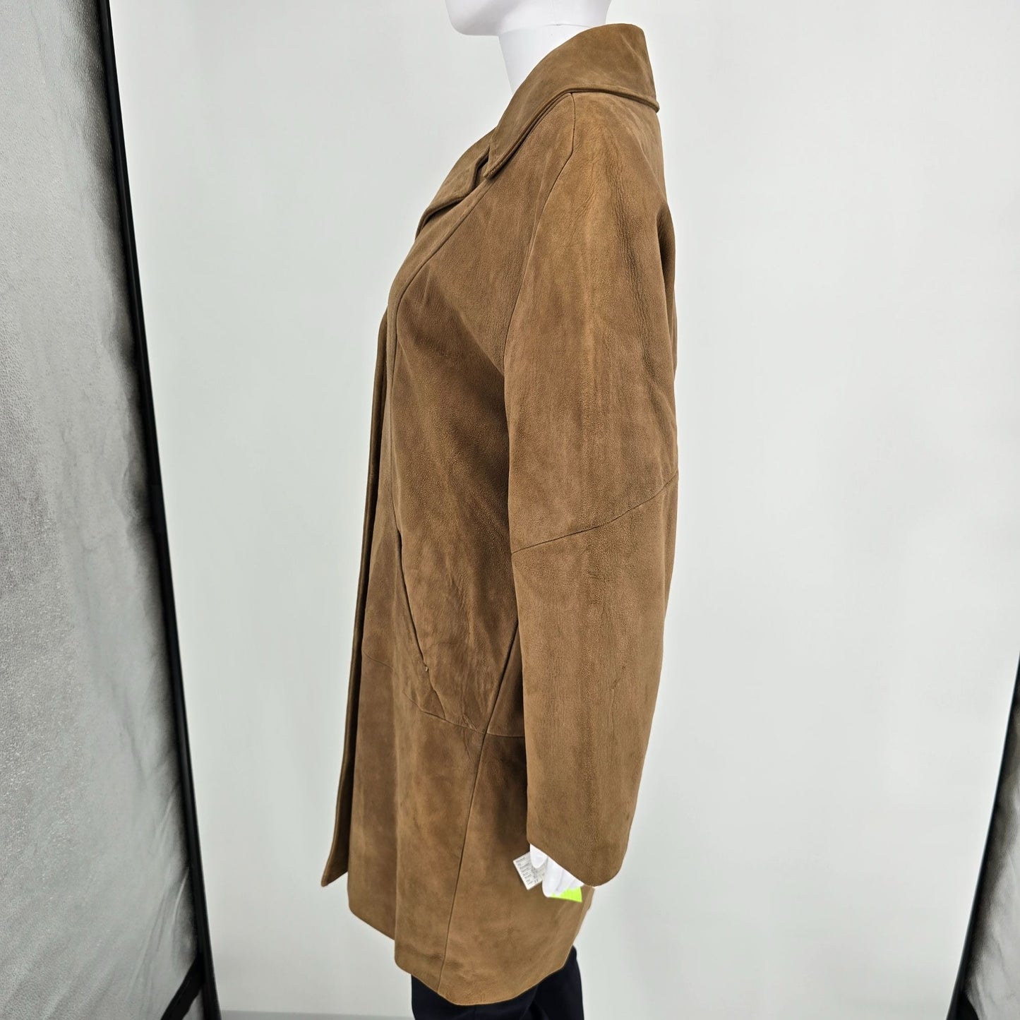 Vintage 1960s Unbranded Women's ILGWU Union Made Camel Suede Mod Car Coat (S/M)