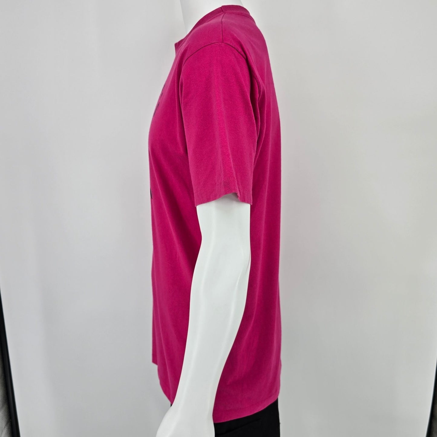 Vintage 1980s Hanes Fifty-Fifty Pink Fonzie's Classic Cafe T-Shirt (M/L)