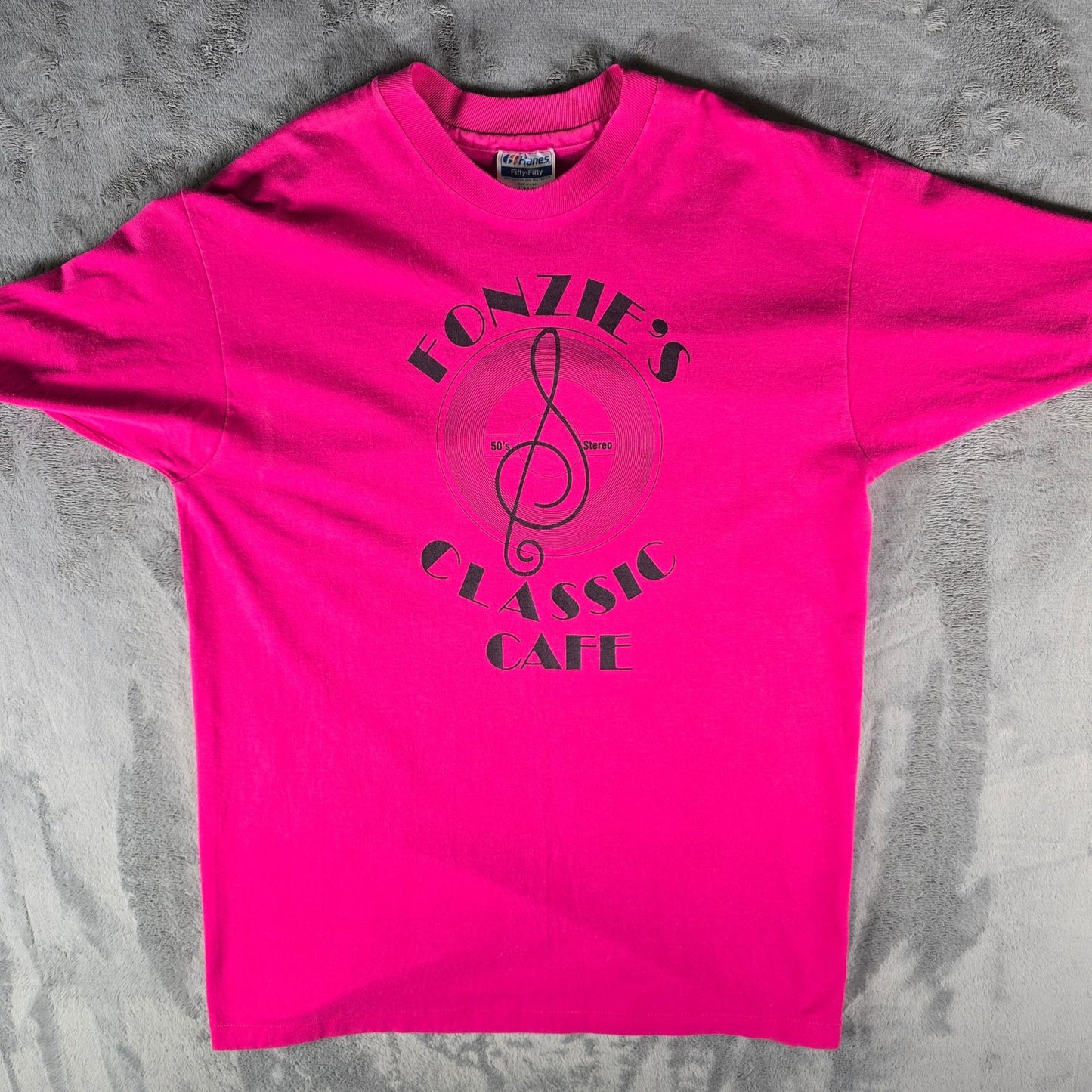 Vintage 1980s Hanes Fifty-Fifty Pink Fonzie's Classic Cafe T-Shirt (M/L)