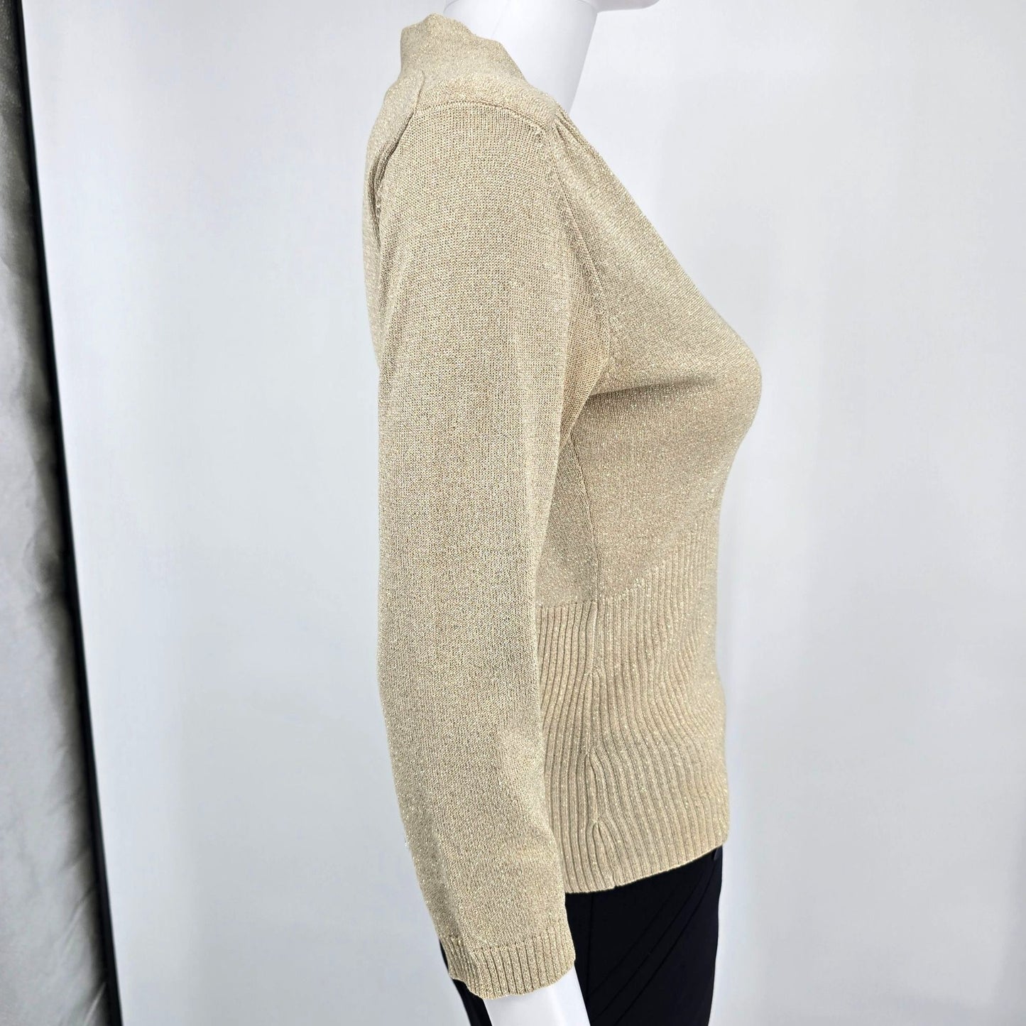2000s George Women's Gold Metallic Silk Blend V-Neck Sweater (Extra Small 0/2)