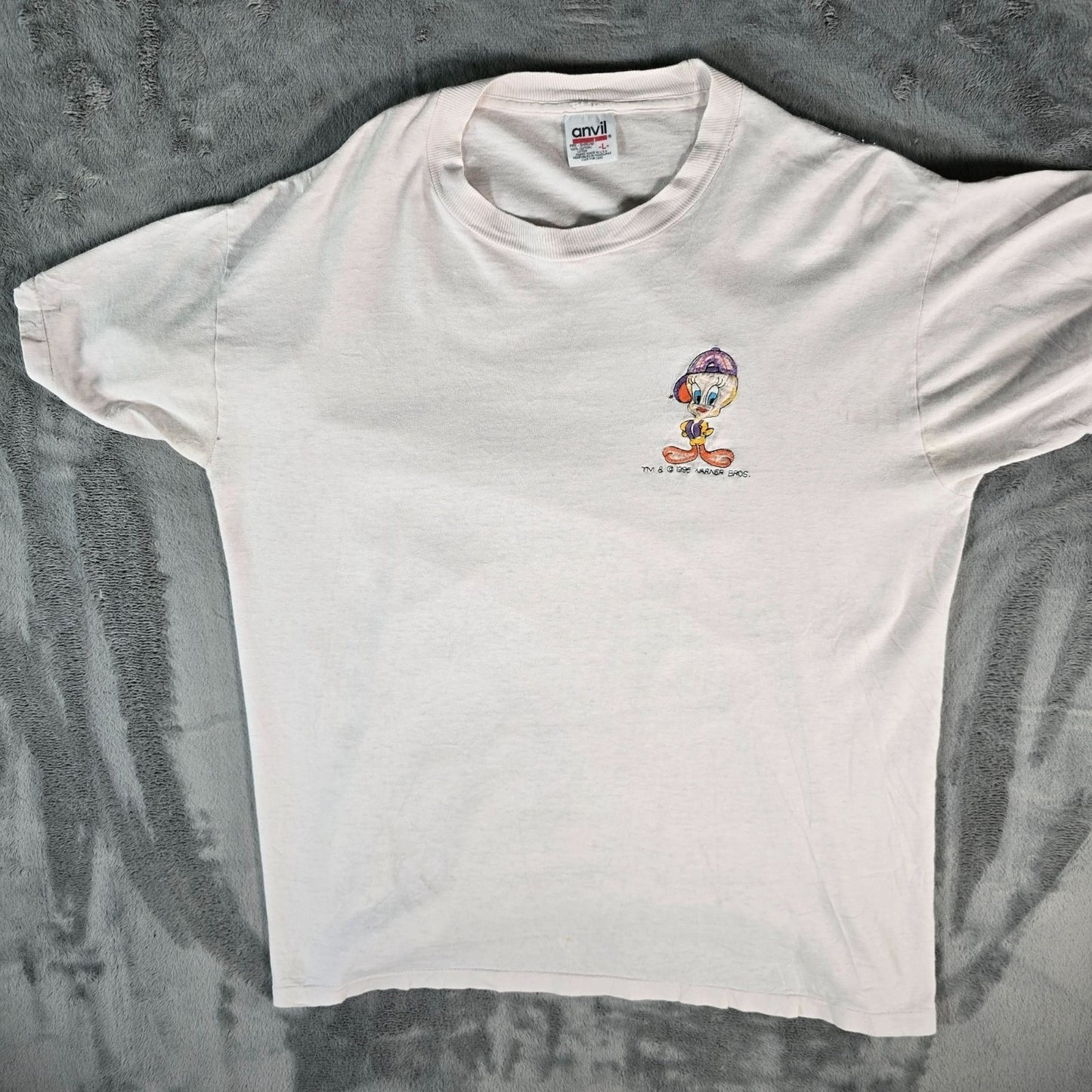Distressed Vintage 1990s Anvil Embroidered Looney Tunes Tweety Bird T-Shirt (L)