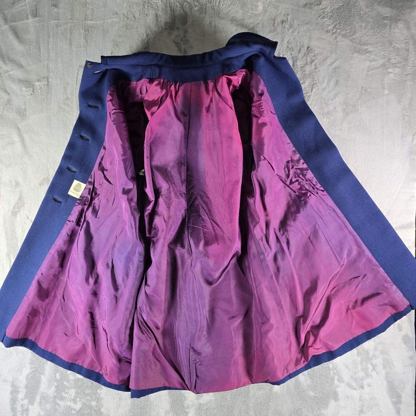 Vintage 1970s Women's Navy Blue Made in Canada Virgin Wool Mod Coat (M)