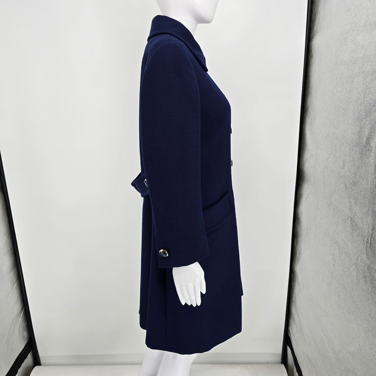 Vintage 1970s Women's Navy Blue Made in Canada Virgin Wool Mod Coat (M)