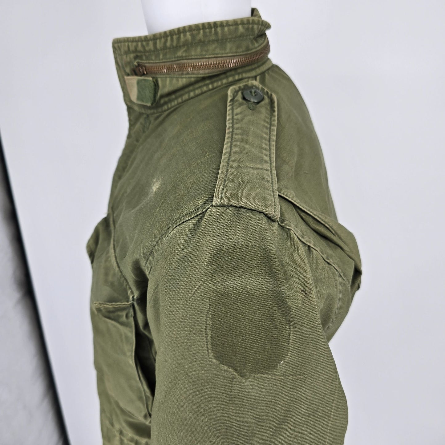 Vintage 1970s U.S. Army M-65 Cold Weather Olive Green Field Jacket w/ Liner (S)