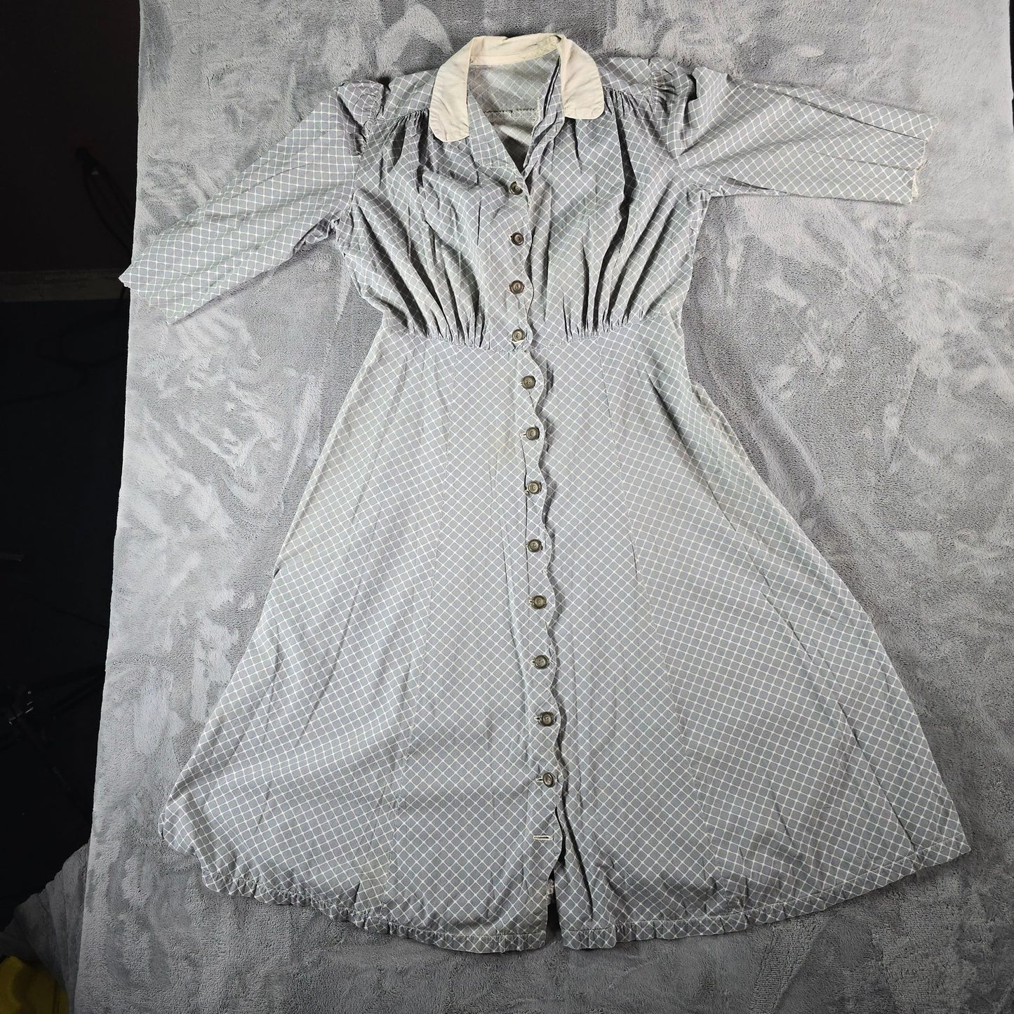 Vintage 1940s Gray Lattice Print Contrast Collar Shirtwaist Day Dress (L)