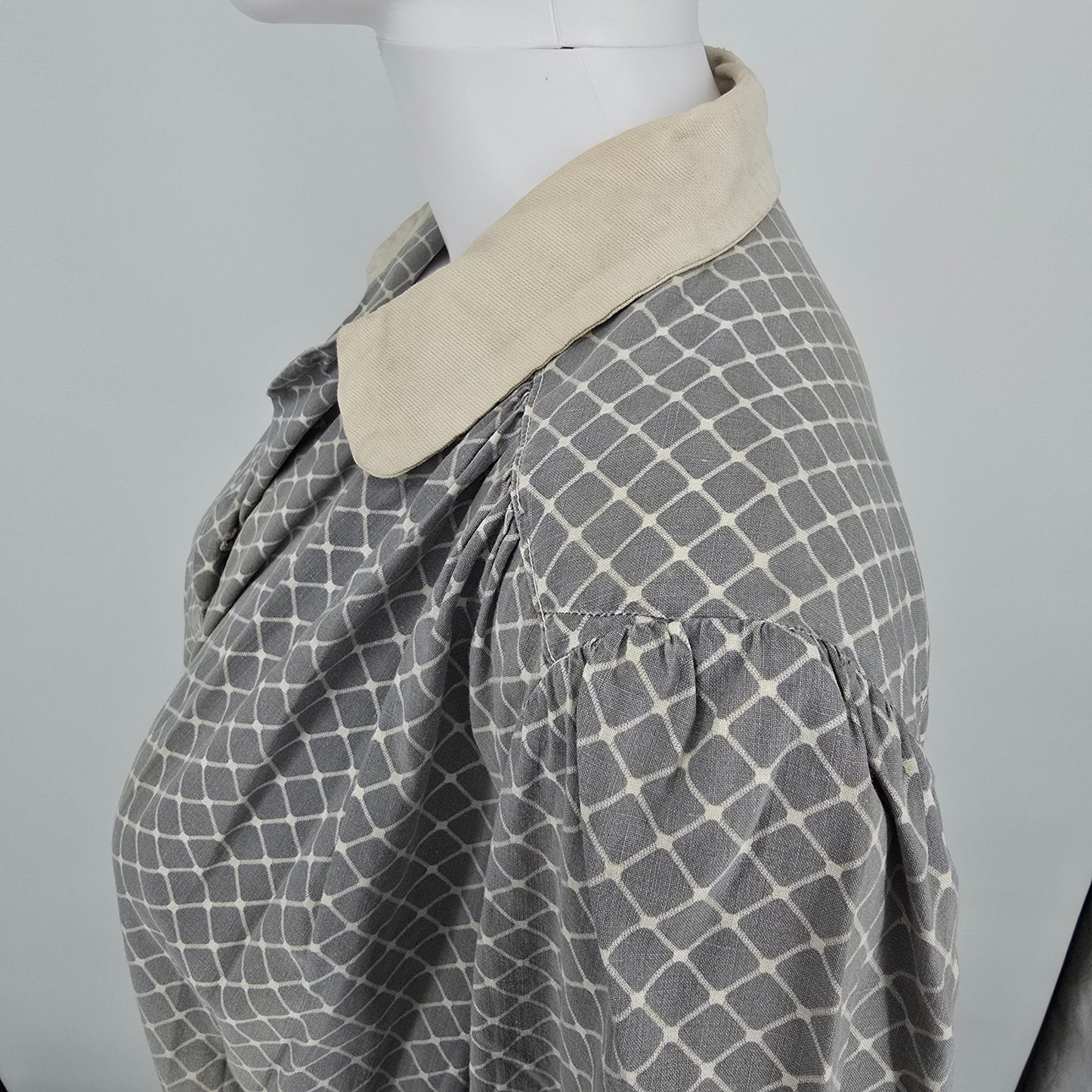 Vintage 1940s Gray Lattice Print Contrast Collar Shirtwaist Day Dress (L)