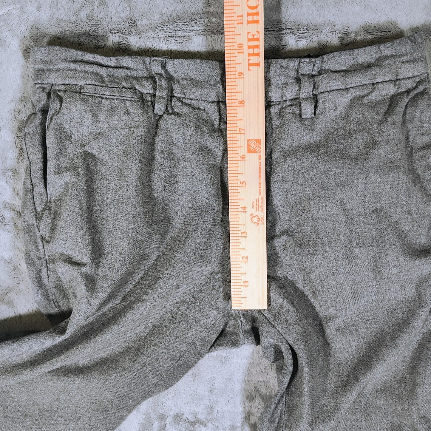 Label of Graded Goods L.O.G.G. H&M Men's Grey Chino Pants (29x27)