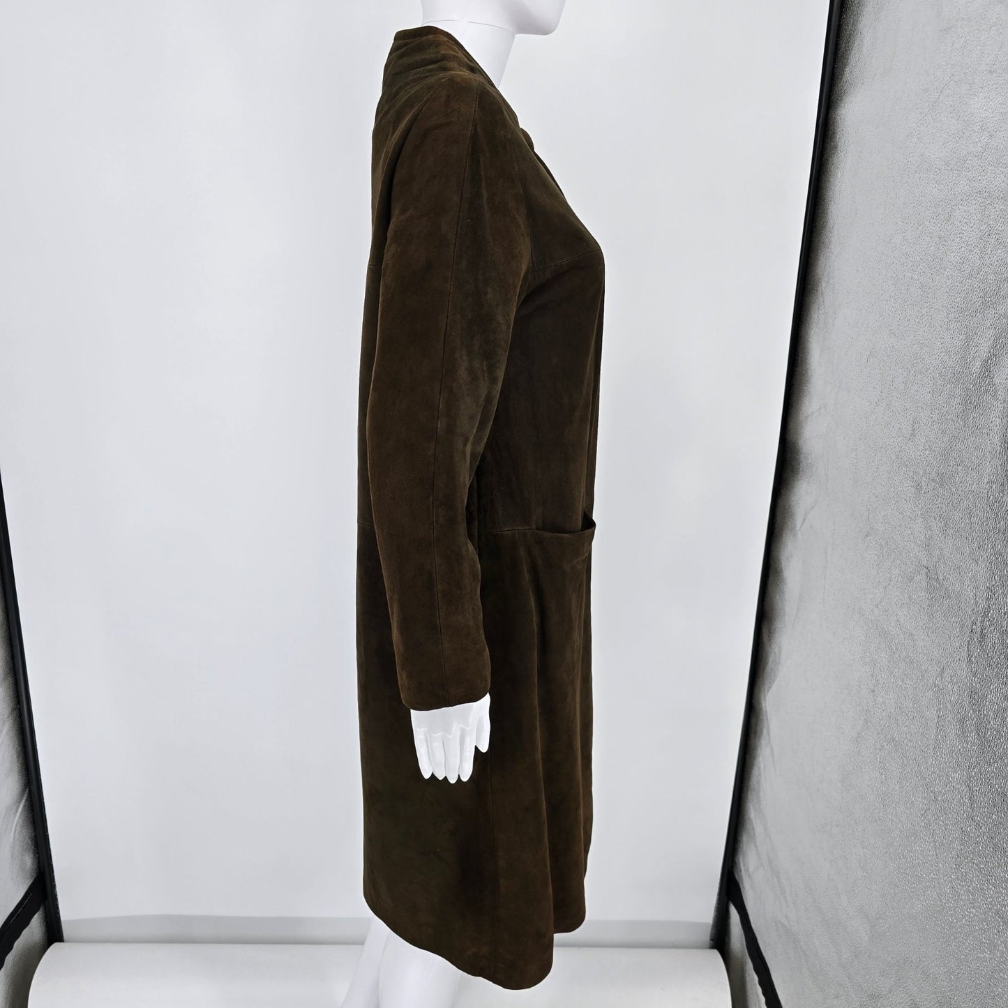 Vintage 1960s Unbranded Women's Brown Suede Leather Collarless Long Coat (S)