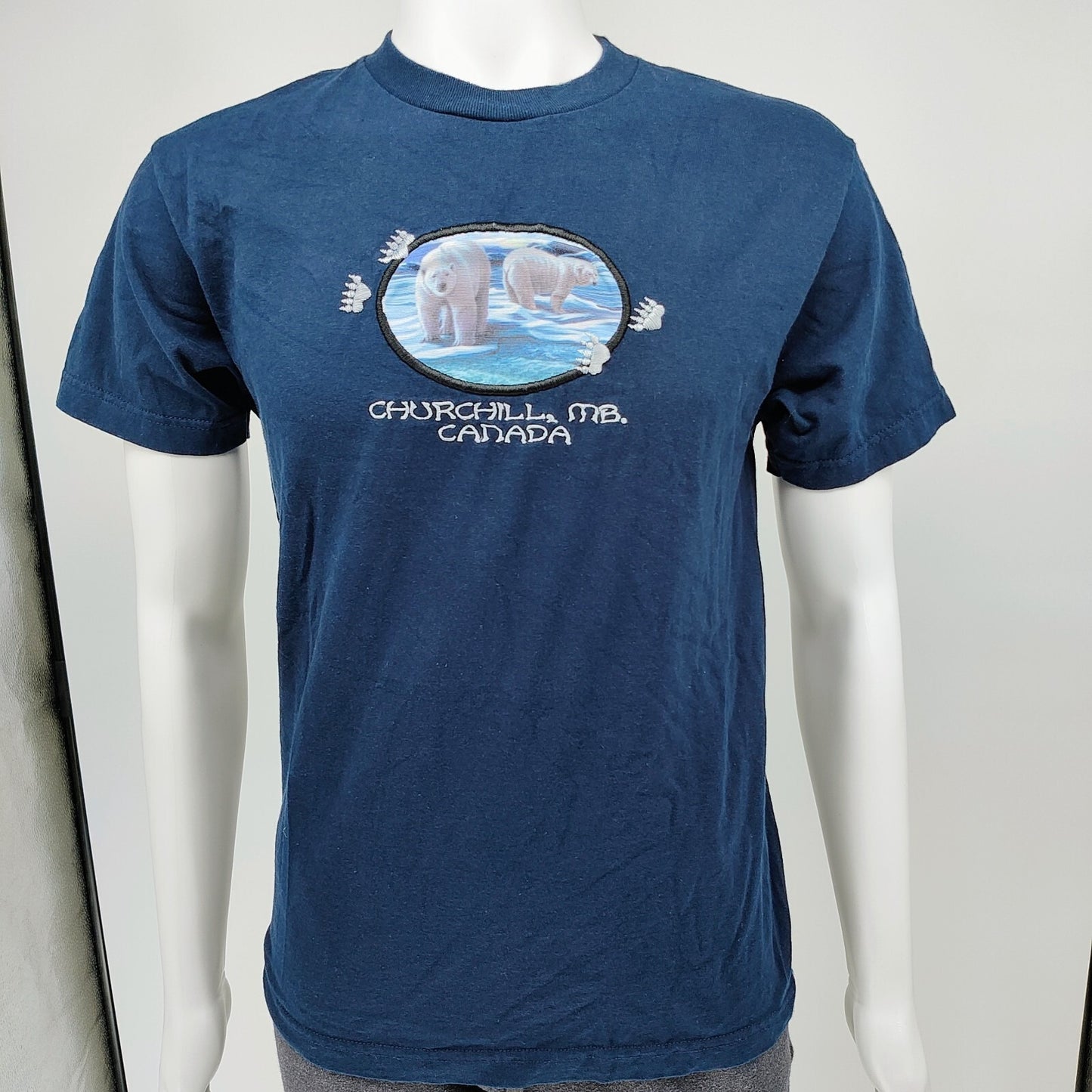 Made in Canada Churchill, Manitoba Polar Bears Embroidered Graphic T-Shirt (M)