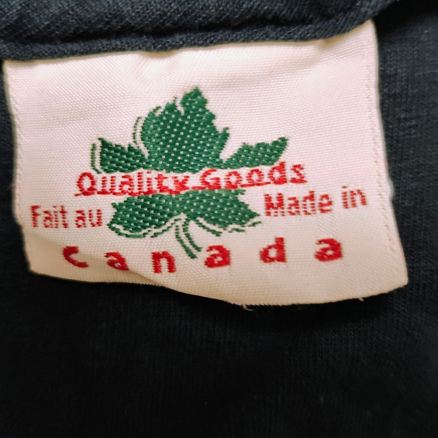 Made in Canada Churchill, Manitoba Polar Bears Embroidered Graphic T-Shirt (M)