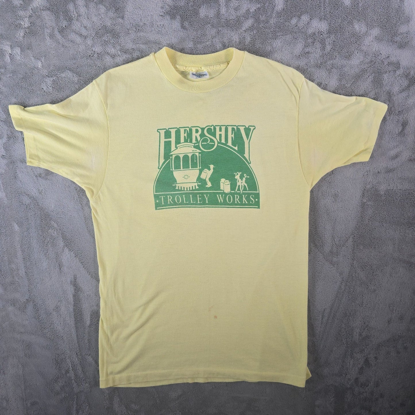 Vintage 1980s Hanes Fifty-Fifty Hershey Trolley Works Souvenir T-Shirt (S/M)
