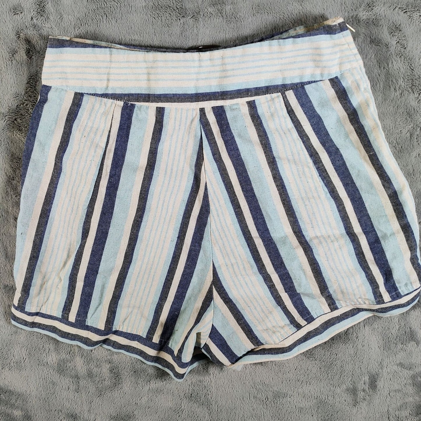 Poetica Women's Striped Side Zip Viscose Shorts w/ Loop Embellishment (Size 6)