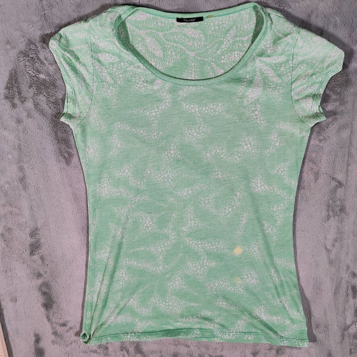 Tahari Green Translucent Scoop Neck Short Sleeve Patterned Top (XS) -Fair Cond.