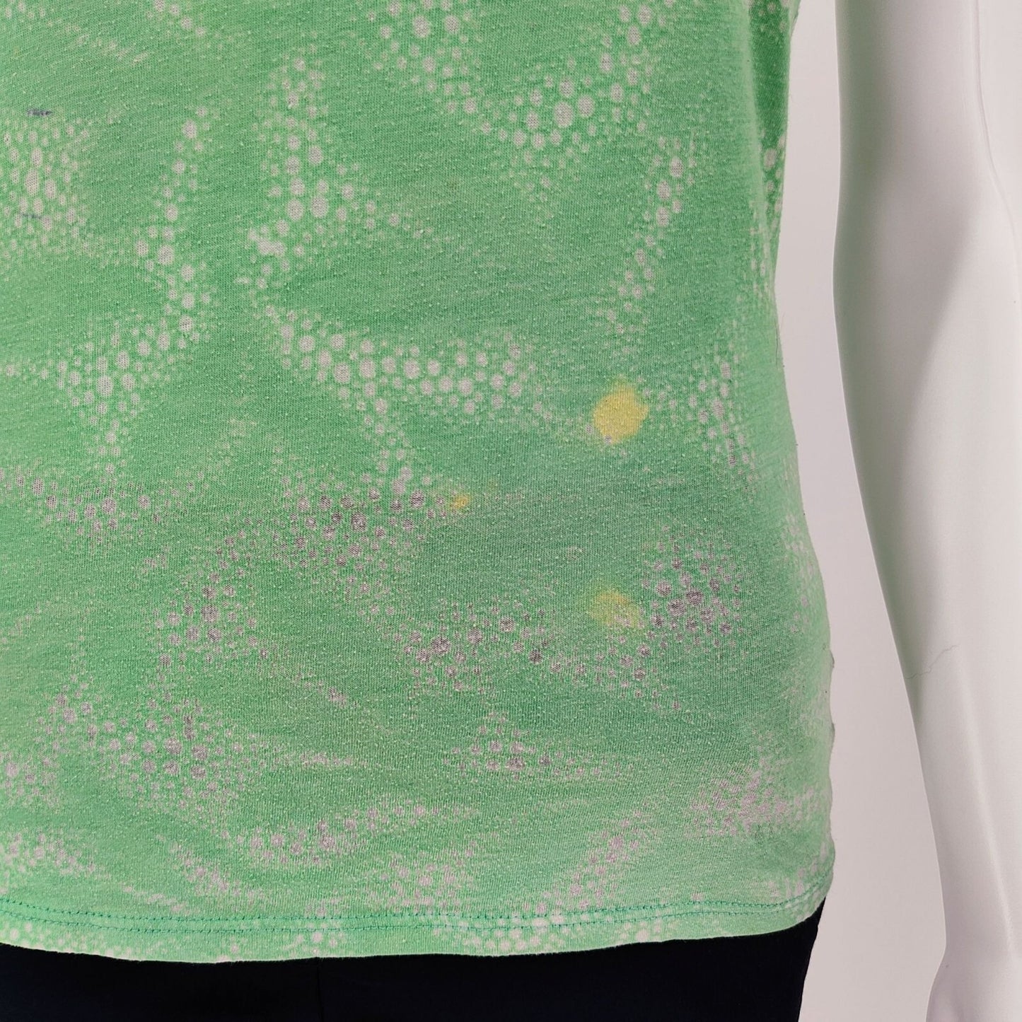 Tahari Green Translucent Scoop Neck Short Sleeve Patterned Top (XS) -Fair Cond.