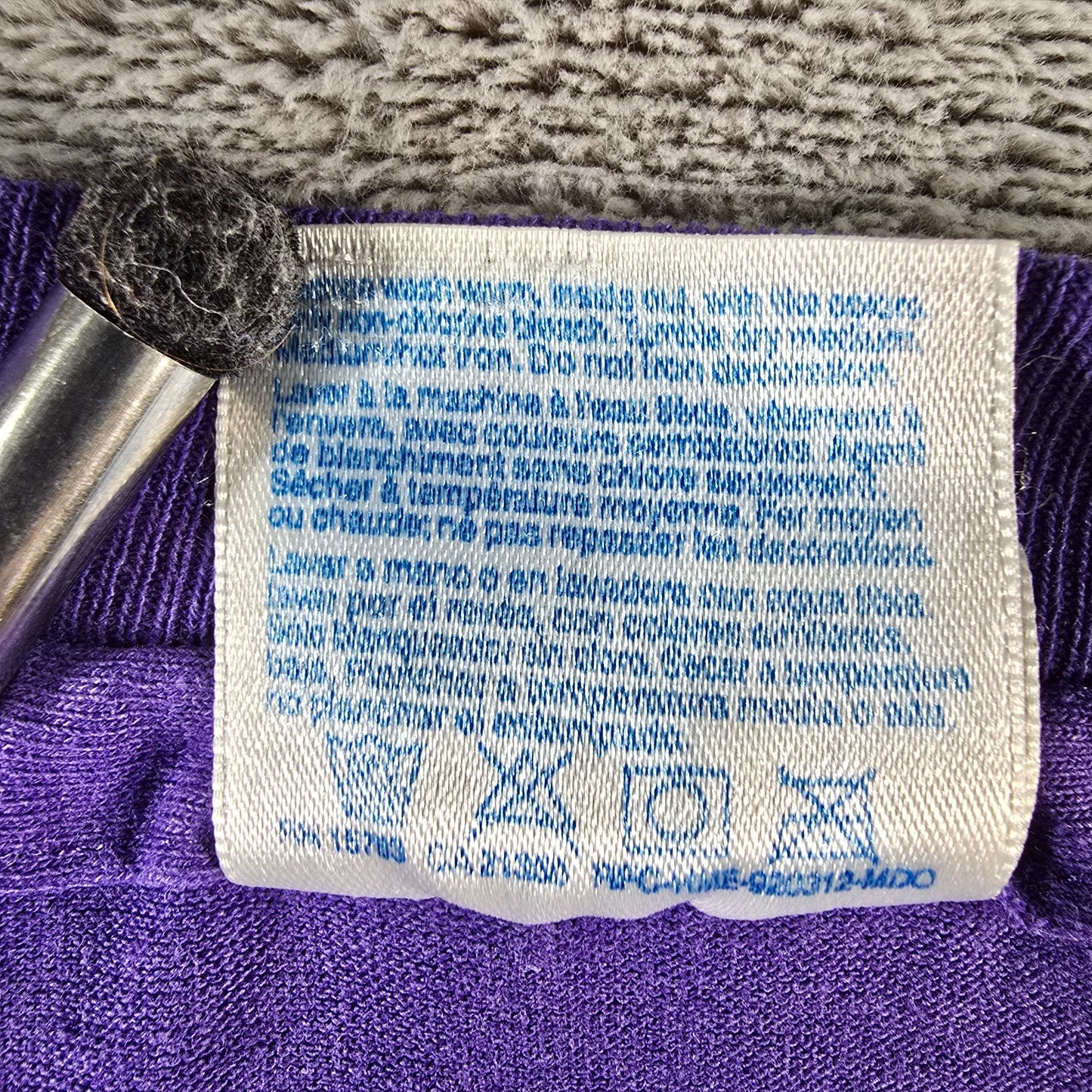 Vintage 1995 Hanes Purple DIY Cropped "Be A Hero" Brentwood T-Shirt (L)