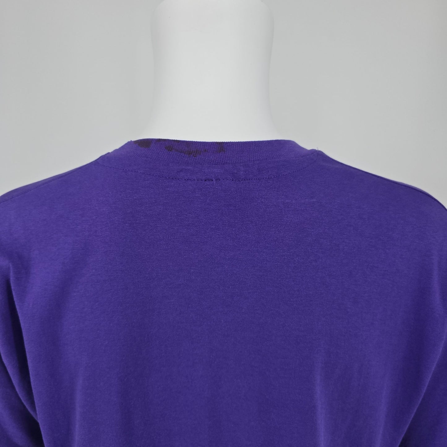 Vintage 1995 Hanes Purple DIY Cropped "Be A Hero" Brentwood T-Shirt (L)