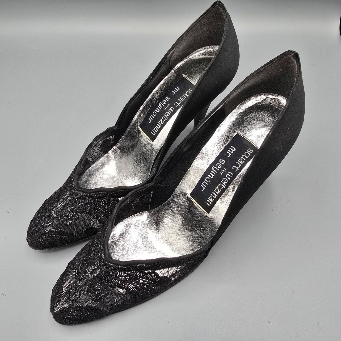 Vintage 1980s Stuart Weitzman for Mr. Seymour Black Lace & Satin Pumps (7.5AA)