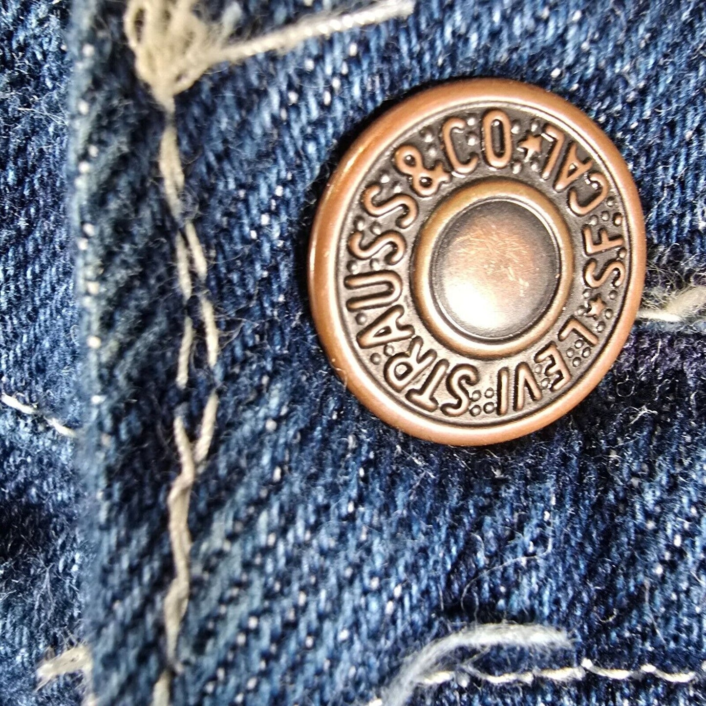 Vintage 1980's Made in Greece Levi's Womens White Tab Blue Jeans (25x32)