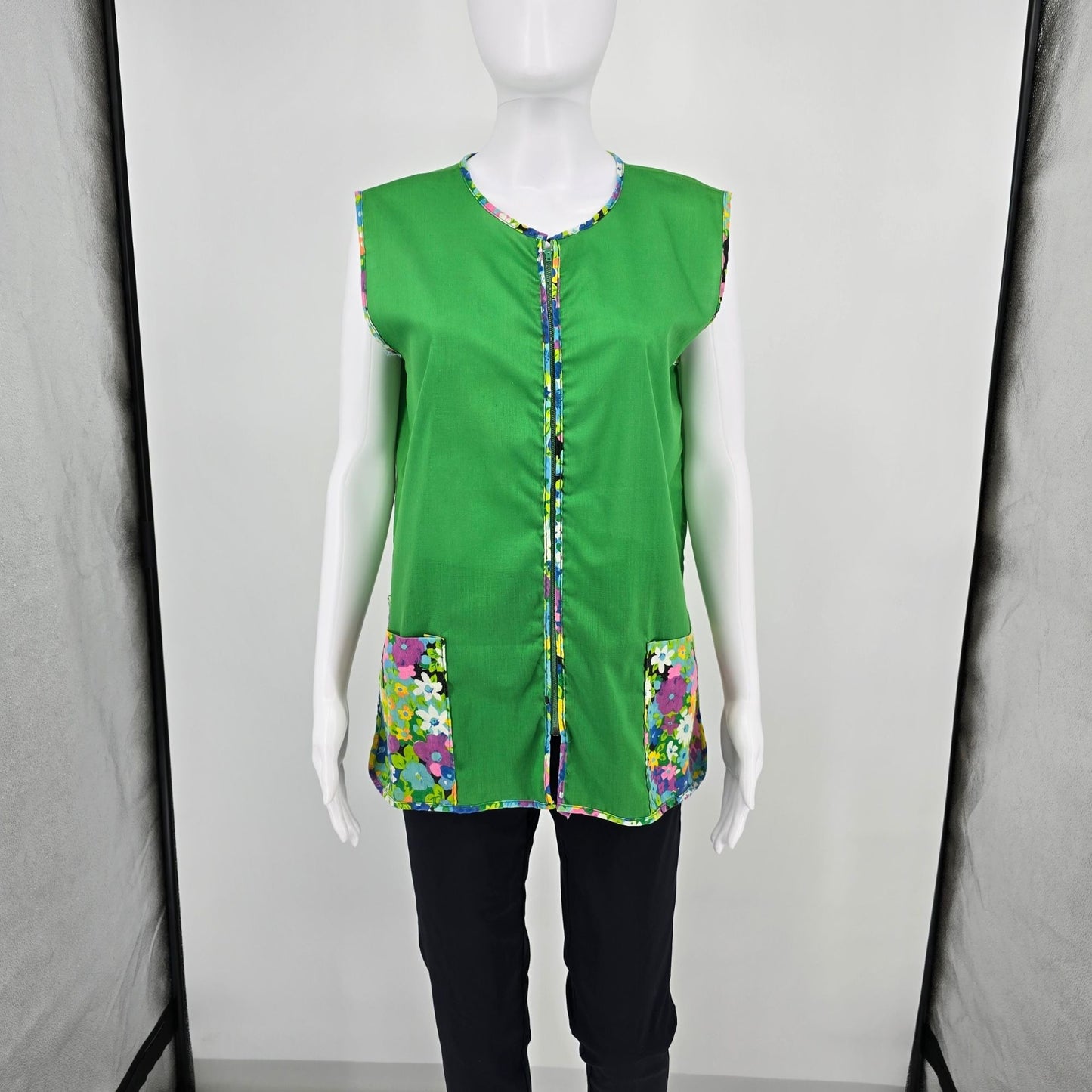 Vintage 1960s Women's Kelly Green Floral Trim Zippered Patch Pocket Mod Vest (L)