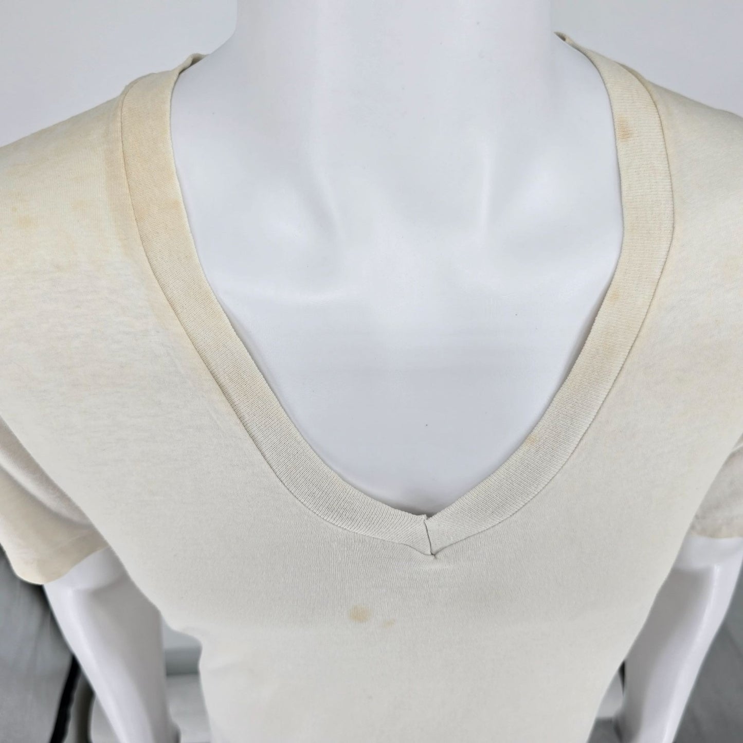 Distressed Vintage 1990s Hanes V-Neck Single Stitch Thin Blank T-Shirt (L)
