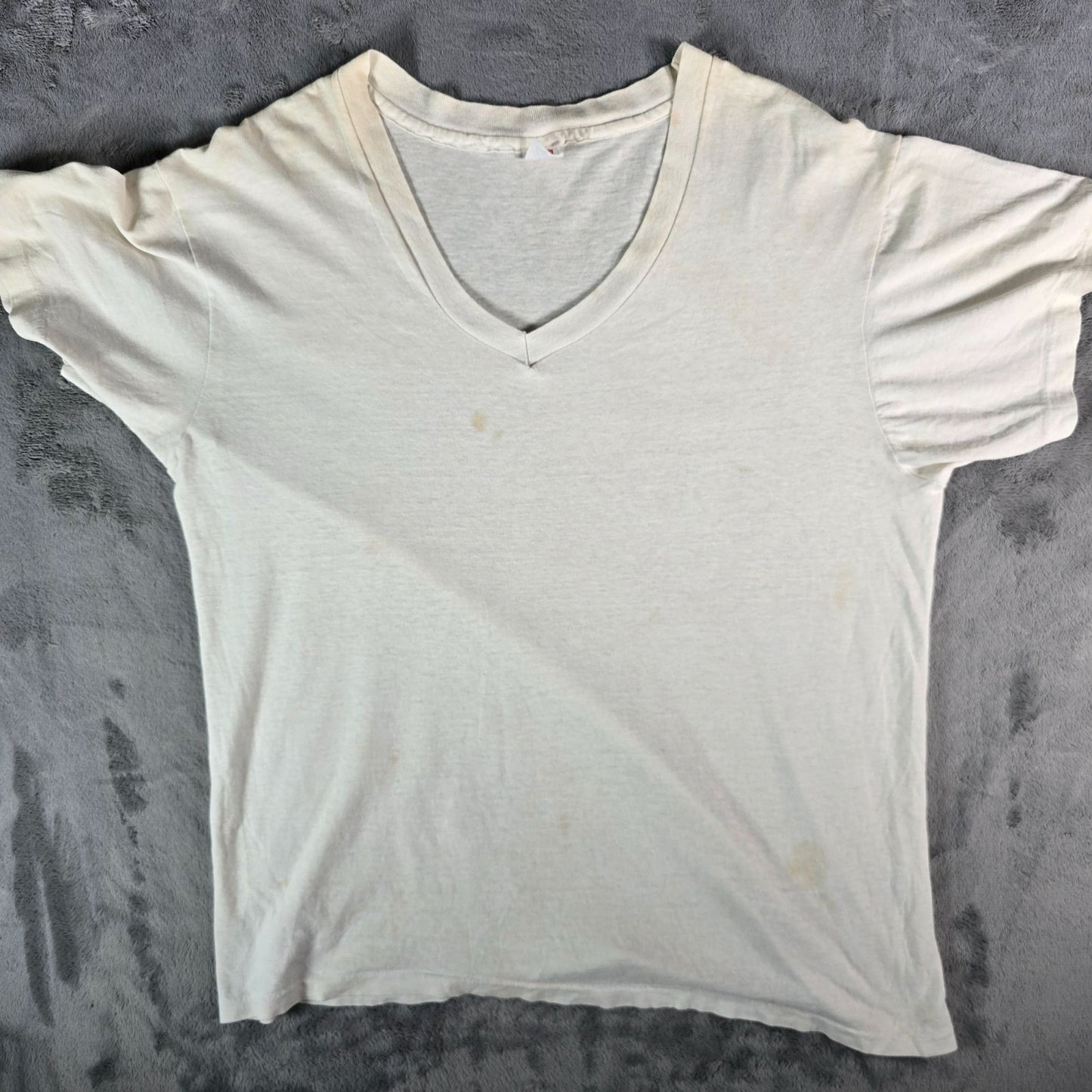 Distressed Vintage 1990s Hanes V-Neck Single Stitch Thin Blank T-Shirt (L)