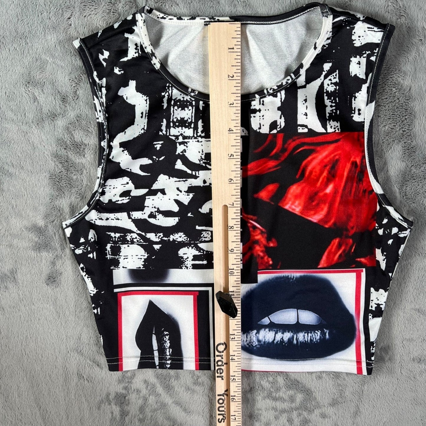 Shein Women's Y2K Aesthetic Patchwork Lips Print Stretch Cropped Tank Top (S)