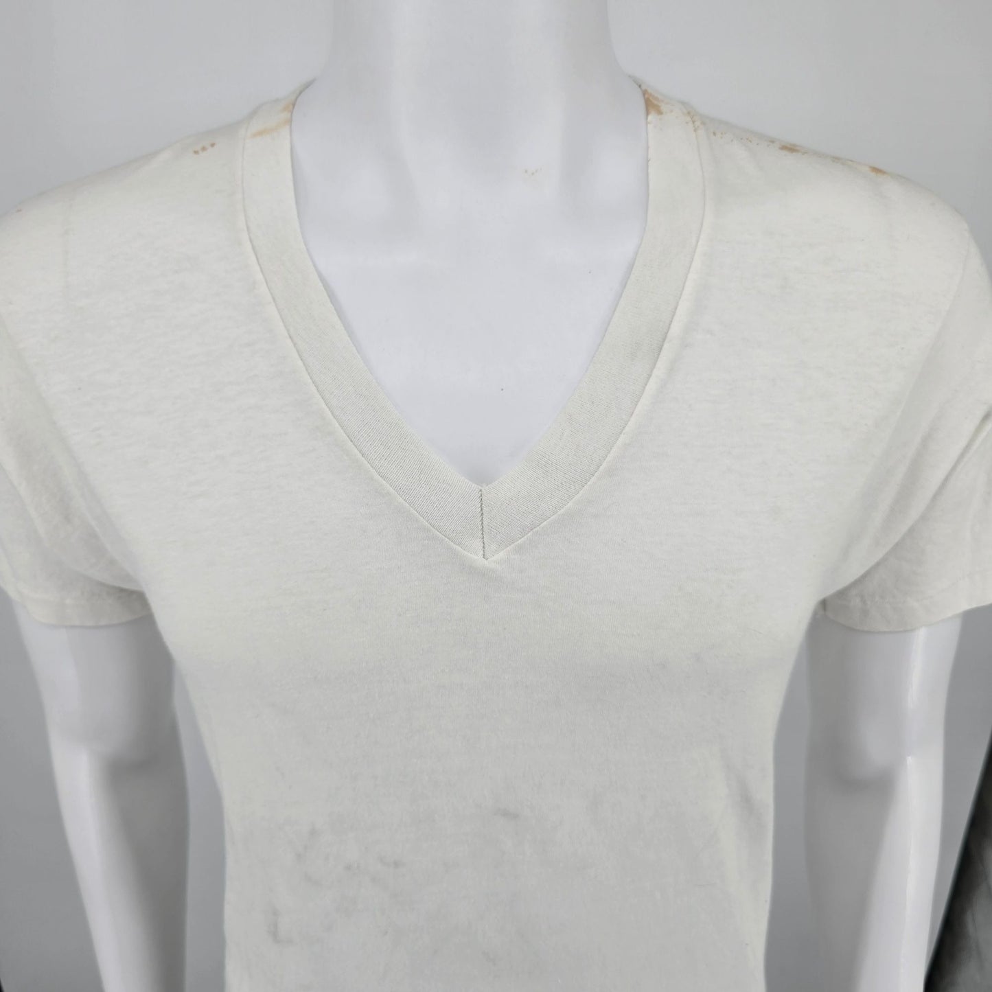Distressed Vintage Early 1990s Hanes V-Neck Blank White Cotton T-Shirt (S)