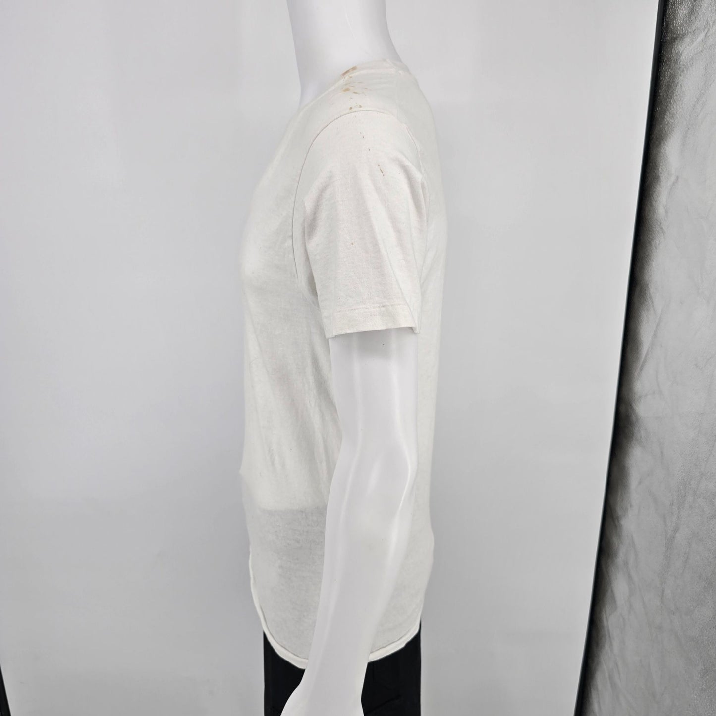 Distressed Vintage Early 1990s Hanes V-Neck Blank White Cotton T-Shirt (S)