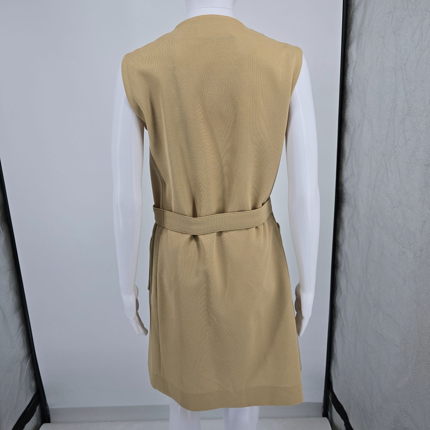 Vintage 1970s Act III Tan Dacron Polyester Belted Sleeveless Safari Dress (M)
