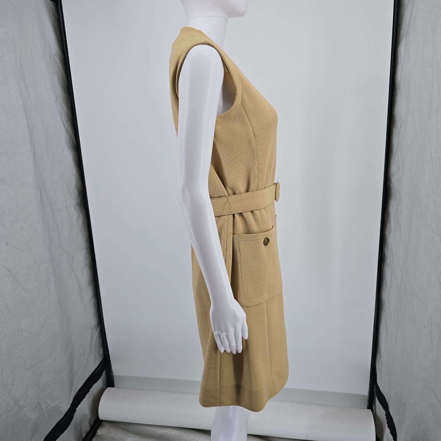 Vintage 1970s Act III Tan Dacron Polyester Belted Sleeveless Safari Dress (M)