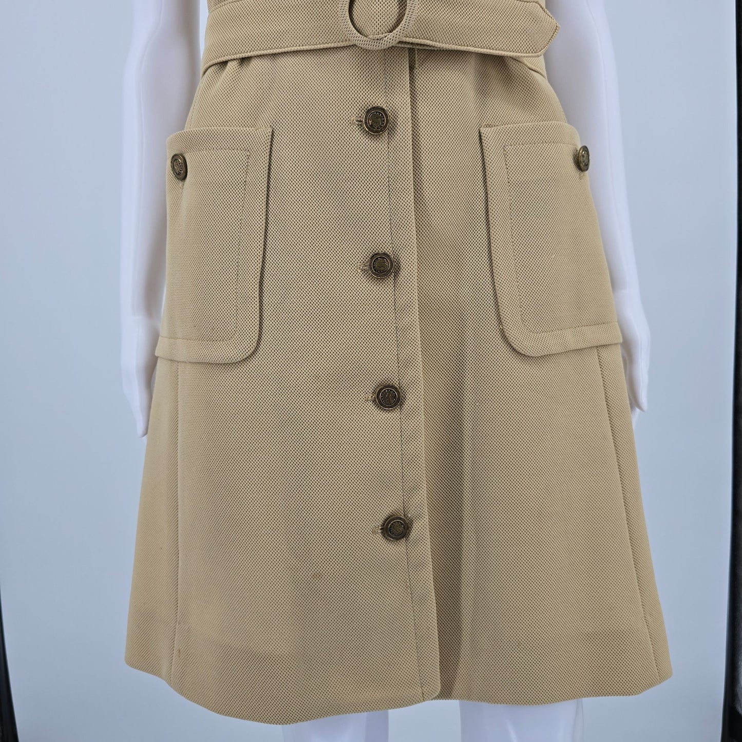 Vintage 1970s Act III Tan Dacron Polyester Belted Sleeveless Safari Dress (M)